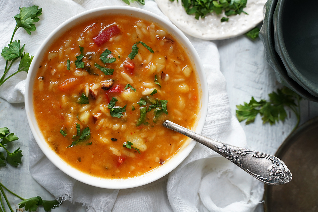 W Oska Zupa Z Makaronem Orzo Niebo Na Talerzu