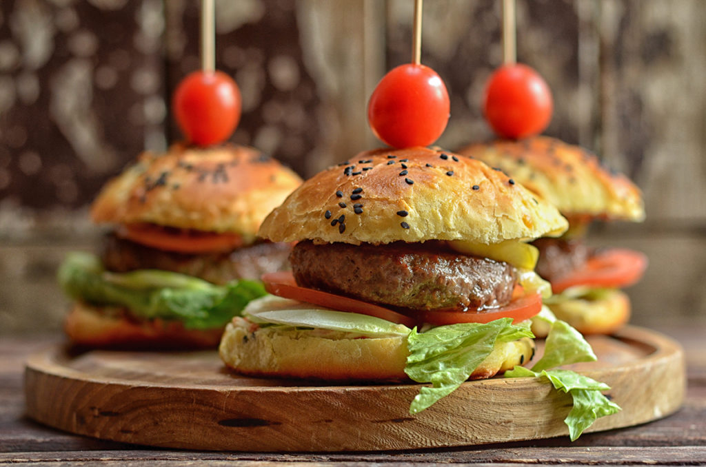 łatwy przepis na bułki do hamburgerów 