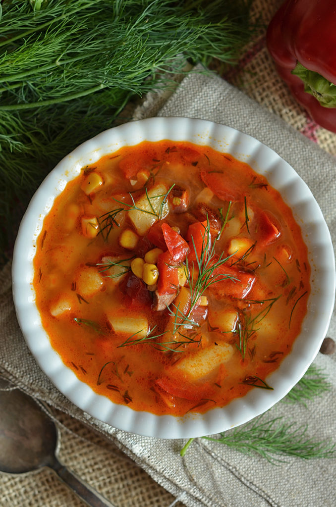 bardzo dobra zupa z pomidorów i papryki 