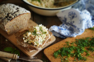 pasta z jajek i tuńczyka