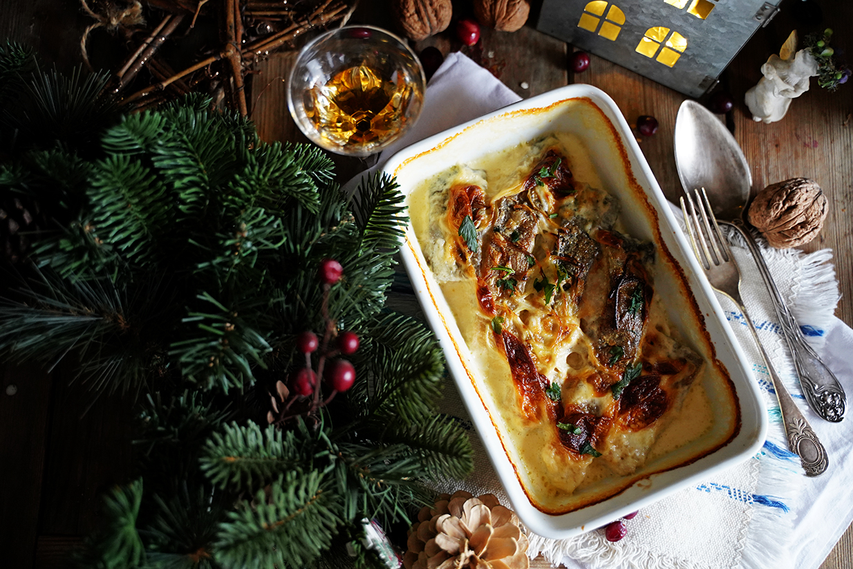 Karp pieczony w śmietanie