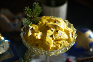 śledzie w sosie majonezowym z kaparami