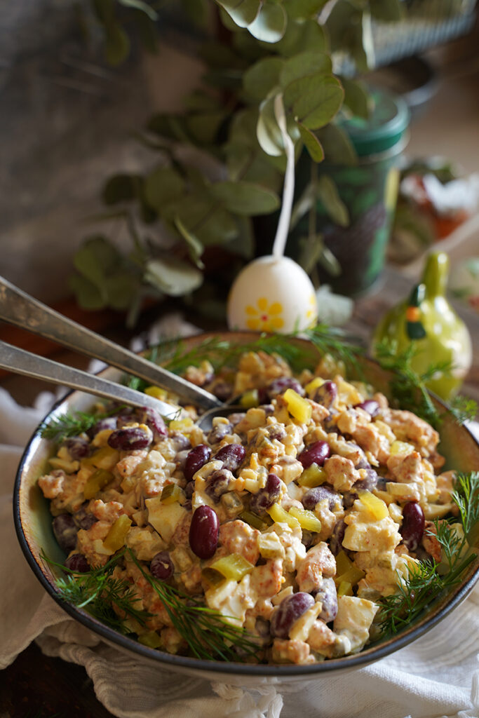 łatwa sałatka z kurczakiem i czerwoną fasolą 