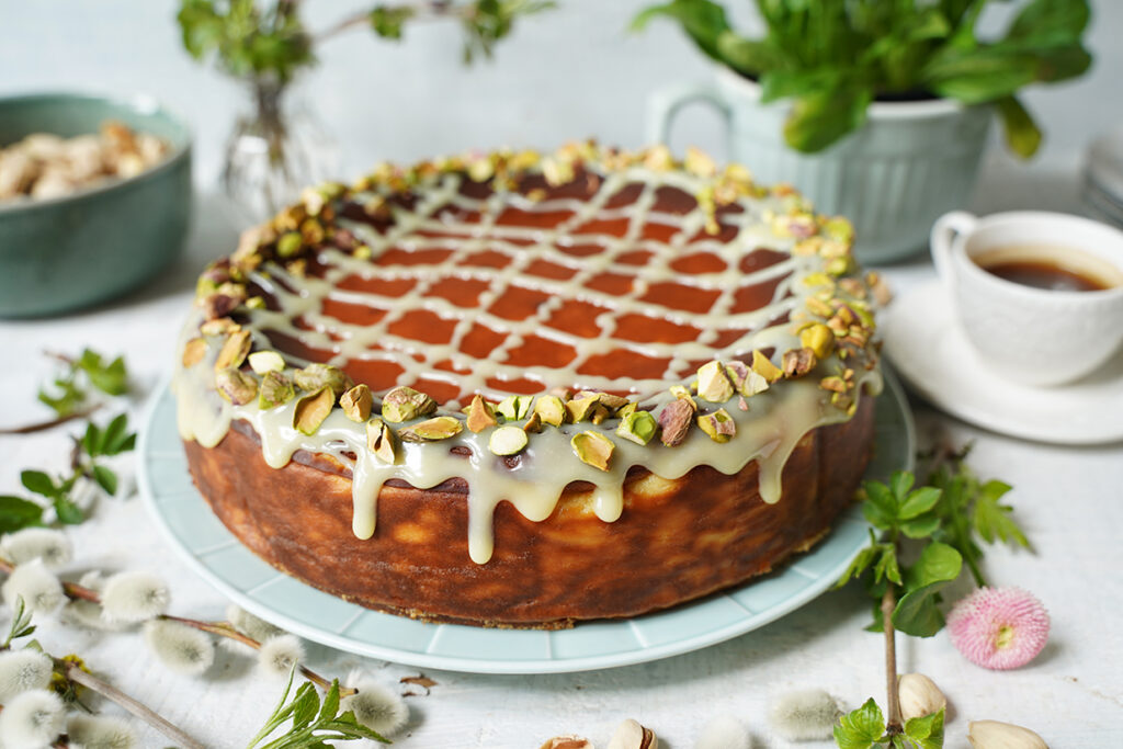 sernik baskijski pistacjowy